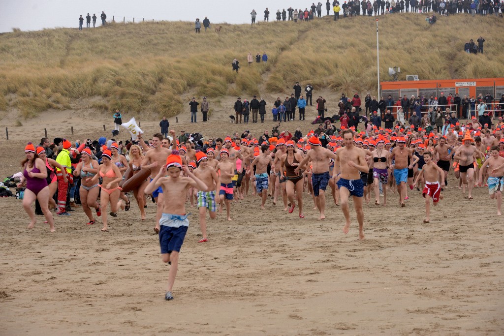 ../Images/Nieuwjaarsduik Nederzandt 2017 025.jpg